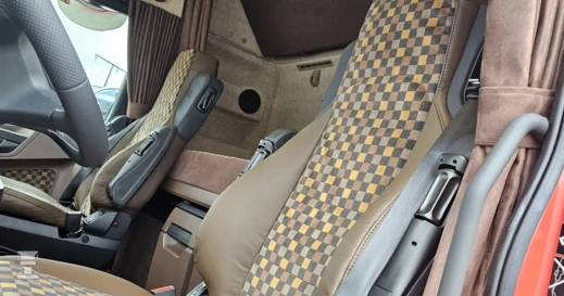 BIGtruck Retro Actros (3)