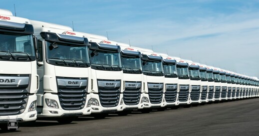 DAF-XF-row-Girteka-delivery-01 DAF-XF-row-Girteka-delivery-01