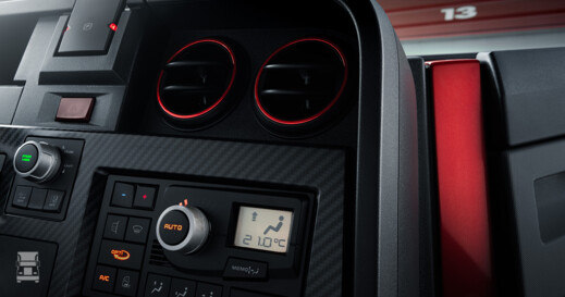 Dashboard_LR.jpg Dashboard_LR.jpg