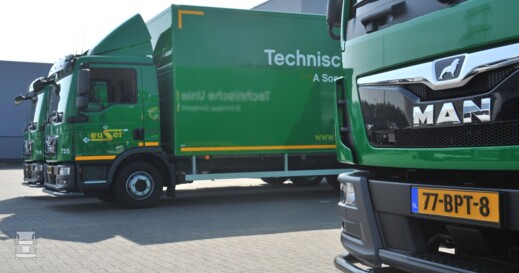 Euser4_LR.jpg Euser4_LR.jpg