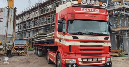 Truck_F.H._Peeters_op_de_bouw.jpg Truck_F.H._Peeters_op_de_bouw.jpg