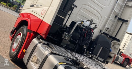 175e-volvo-truck-veenstrafritom-09