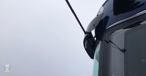 Tolkamp sliegel aan de klep