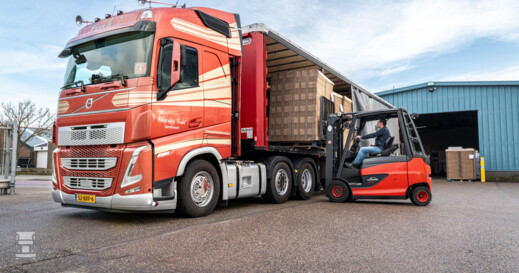 Volvo FH Van der Veld Piccolo (3)