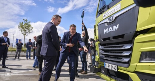 man-automation-a9-front (960 x 640) man-automation-a9-front (960 x 640)