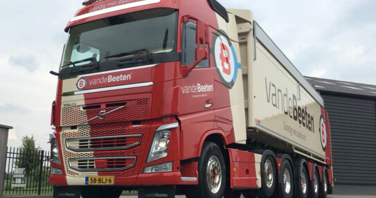 Beeten2.jpg Beeten2.jpg