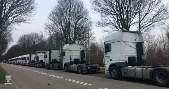 Geleen-trucks-rij.jpg