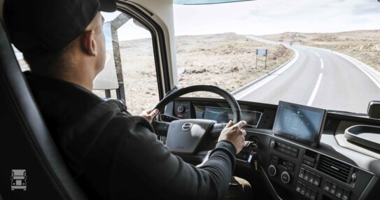 Volvo_FH_driver_LR.jpg