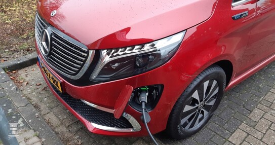 Merc_EQV_stekker_LR.jpg Merc_EQV_stekker_LR.jpg